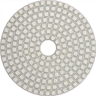 Se pot folosi bureți de lustruit umezi pentru a lustrui bijuteriile?